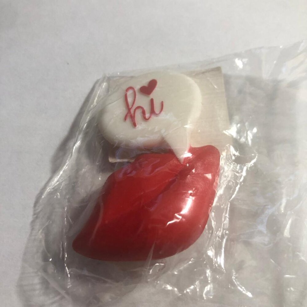 Valentines Red Lips "Hi" Holiday Brooch 1981 80's New Vintage Hallmark Lapel Pin
